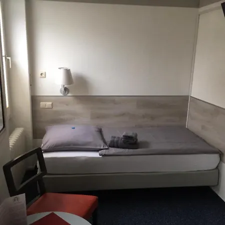 Nell-breuning-hotel 3* הרצונגראט